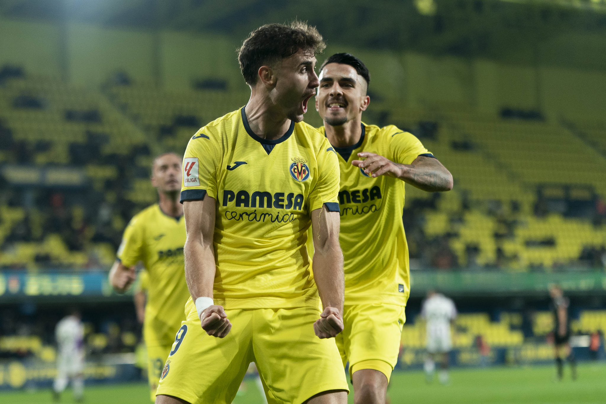 Álex Forés, opción para el Oviedo, se aleja del Granada Killer Asturias